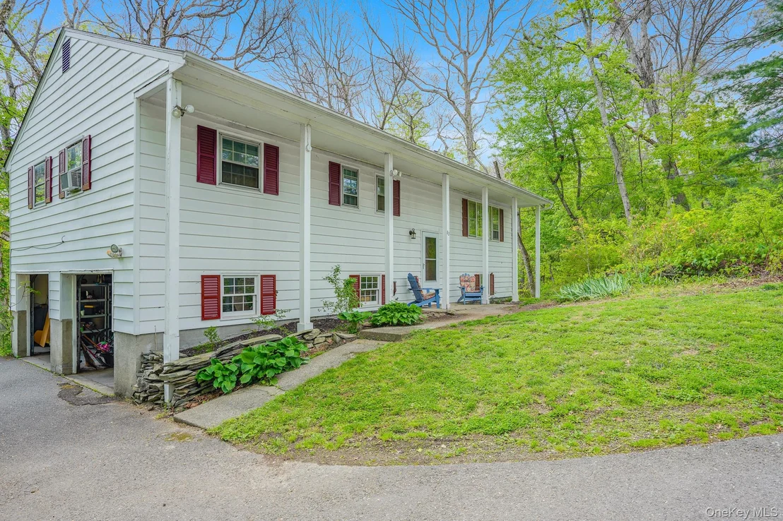 Photo of 82 Roosevelt Road