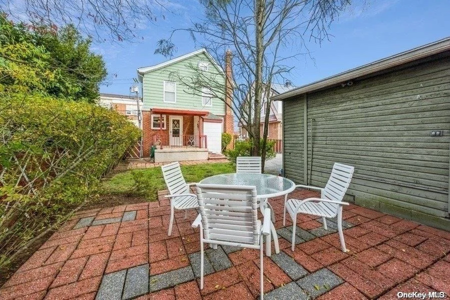 Photo of 18 Davison Avenue