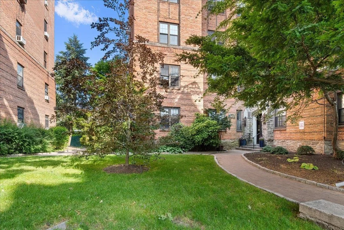 Photo of Unit 4C at 828 Bronx River Road