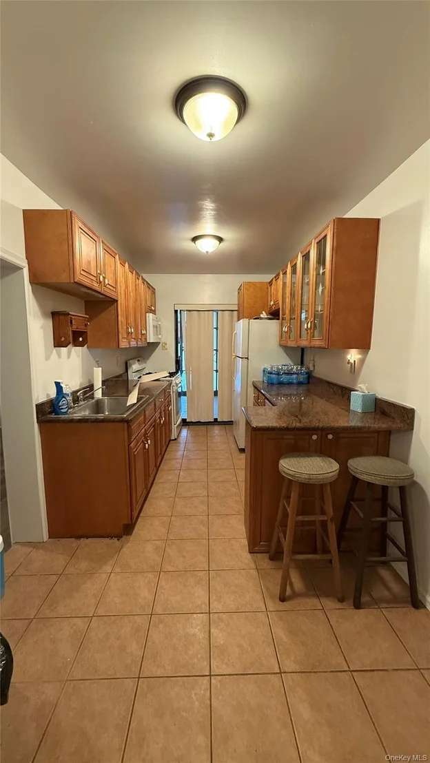 Photo of 1240 Manor Avenue