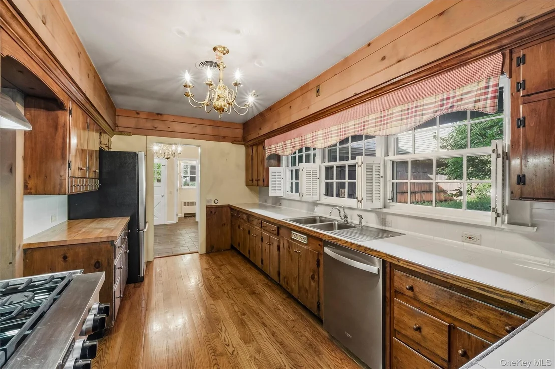 Photo of 17 Whitehouse Avenue