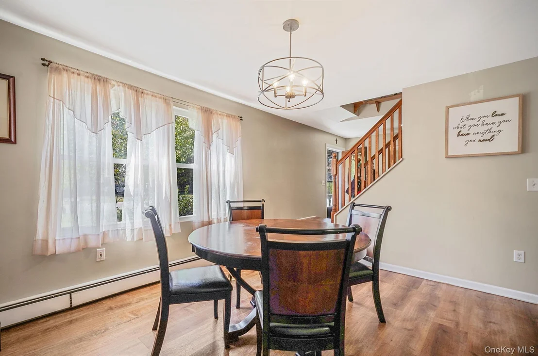 Photo of 35 Maple Avenue