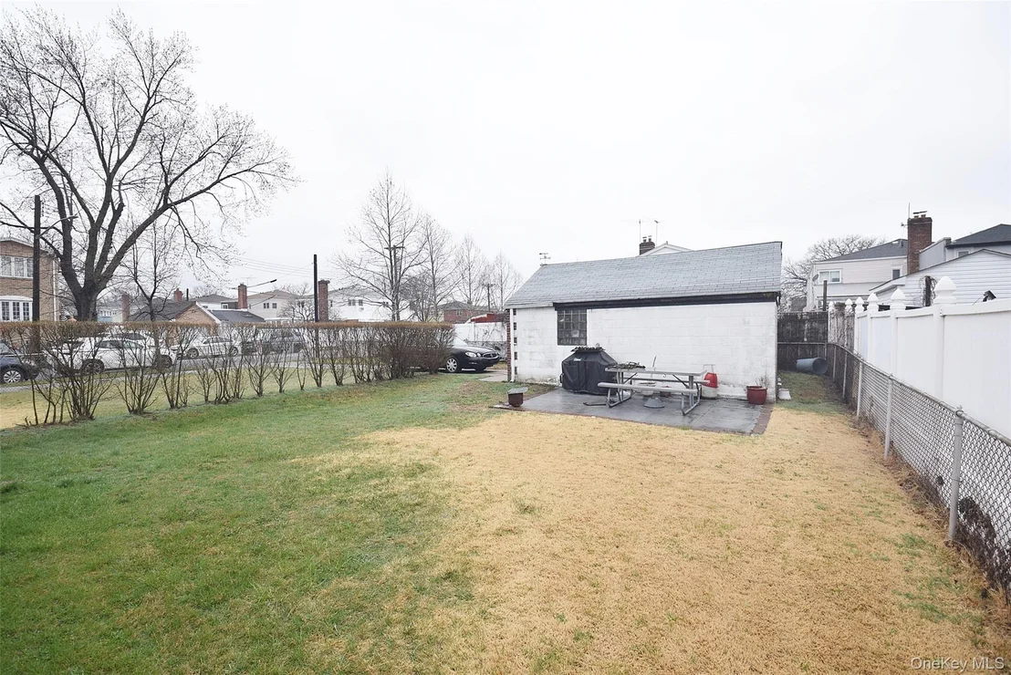 Photo of 6332 138th Street