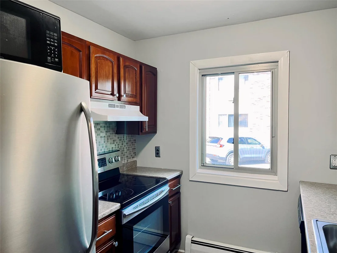 Photo of Unit 3A at 2453 Union Boulevard