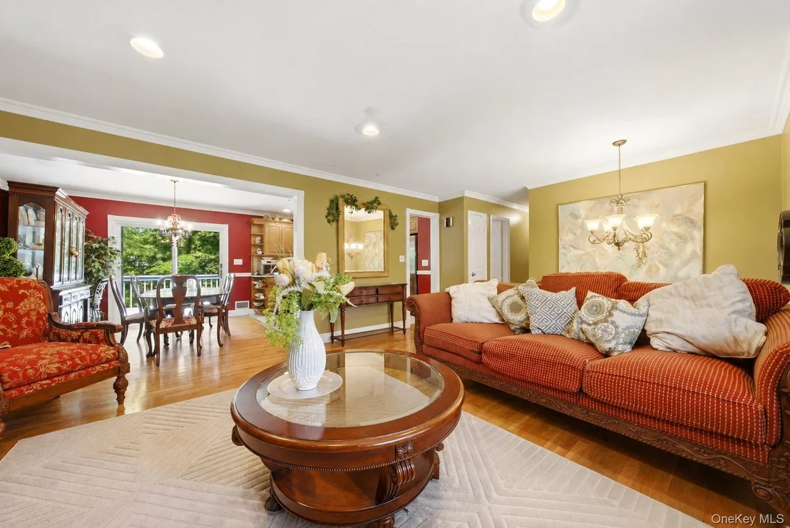 Photo of 785 Sequoia Drive