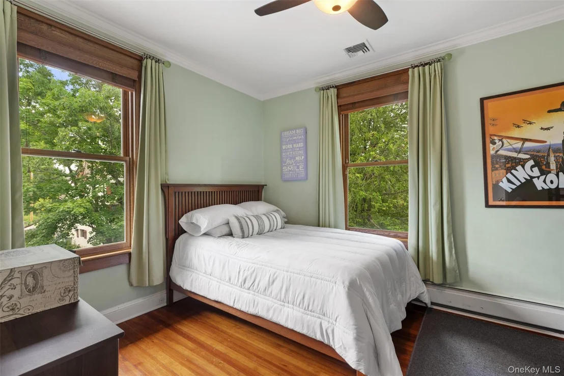 Photo of 32 Lynden Street