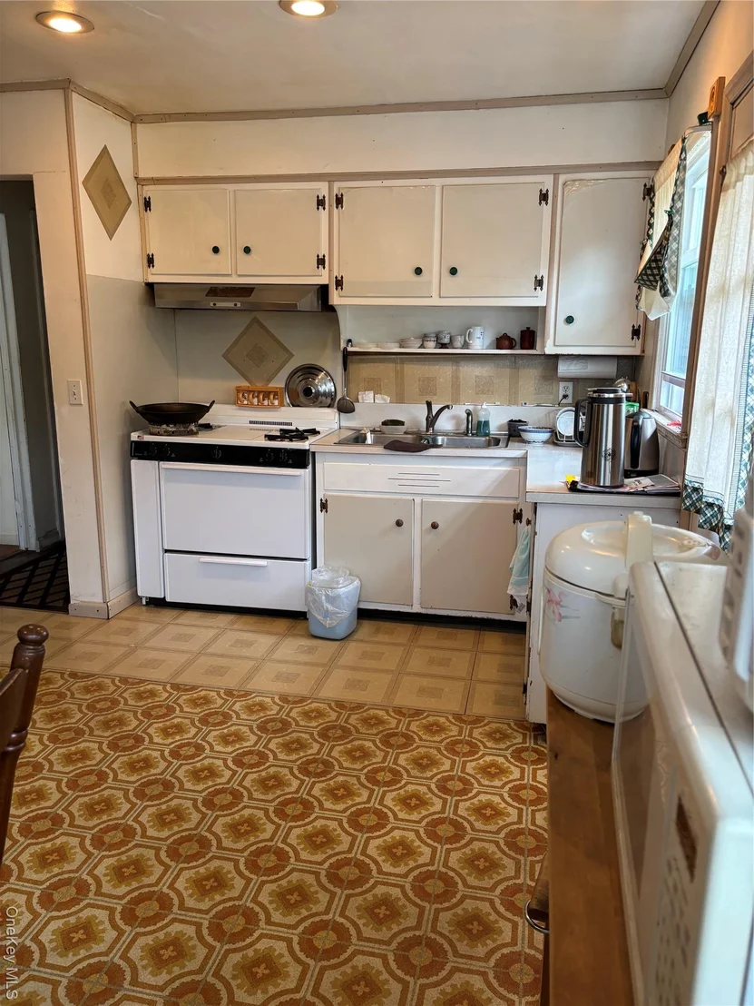Photo of 371 N Ocean Avenue