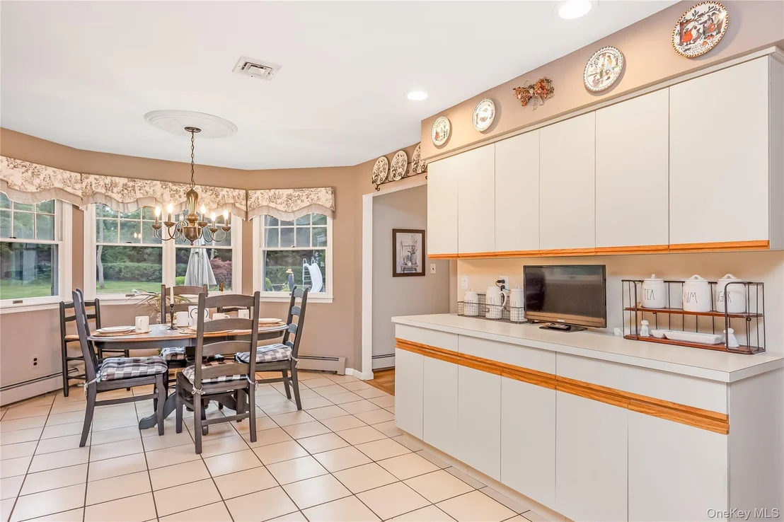 Photo of 348 Middle Road