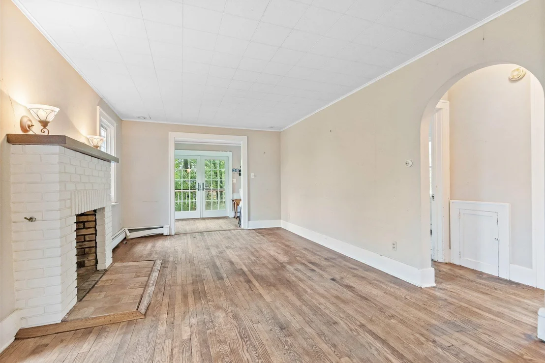 Photo of 803 Oakwood Drive
