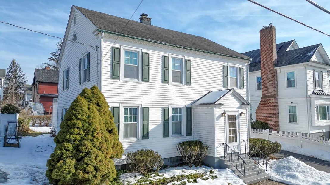 Photo of 7 Commonwealth Avenue