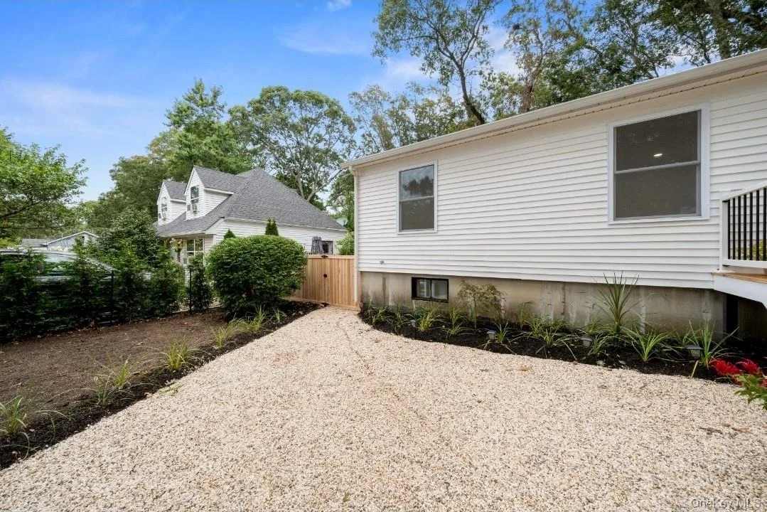 Photo of 72 Oak Avenue