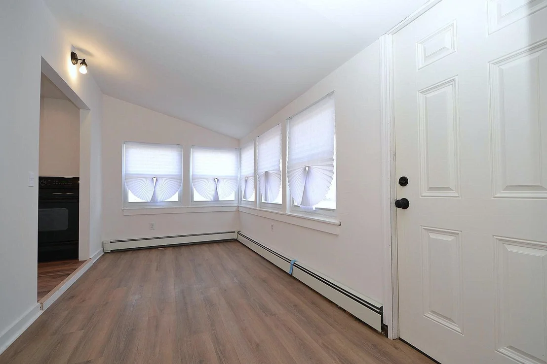 Photo of 179 Lynbrook Drive