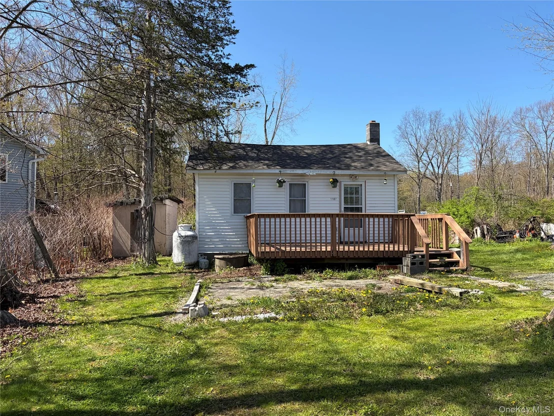 Photo of 1187 Burlingham Road