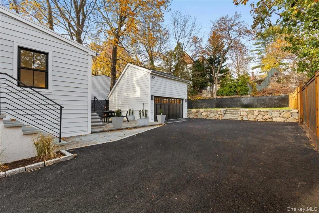 Photo of 60 Grapal Street