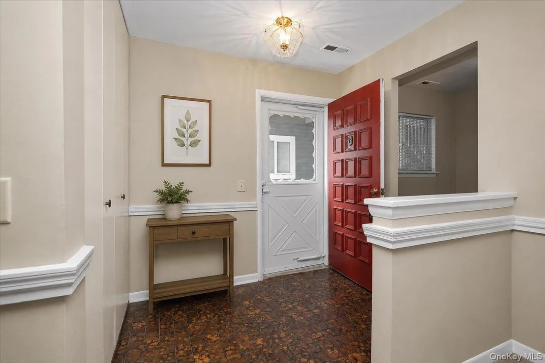 Photo of Unit D at 902 Commons Way
