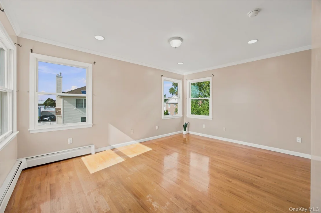 Photo of 33 3rd Avenue