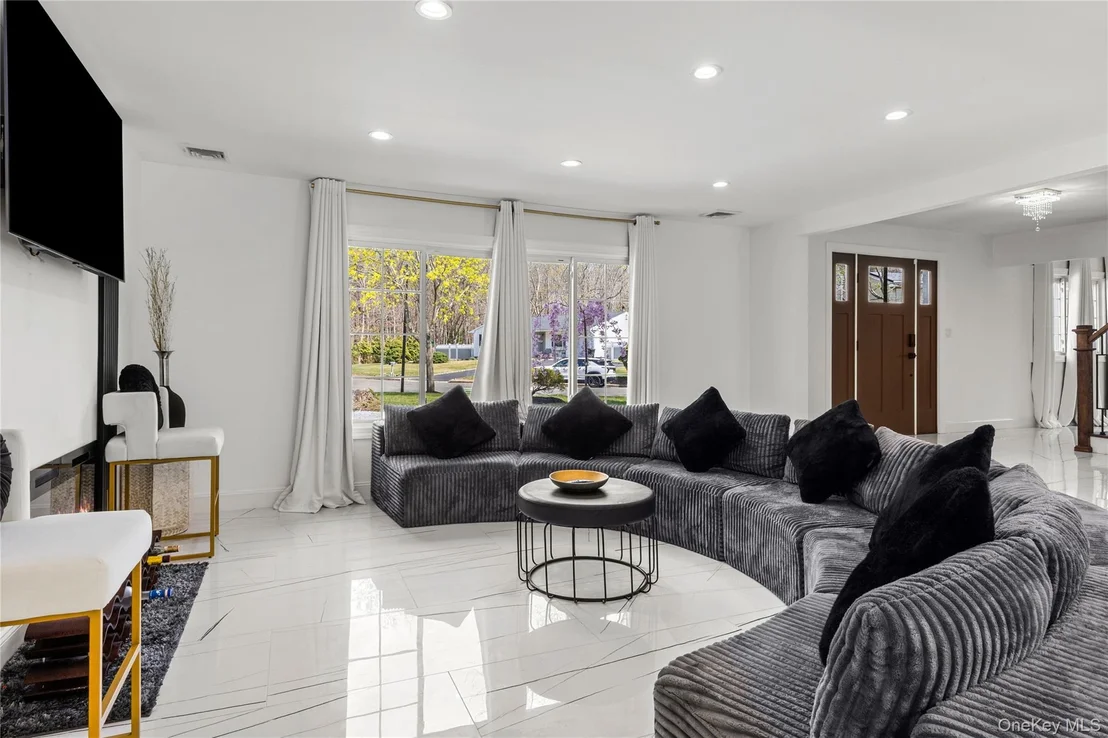 Photo of 2 Grove Avenue