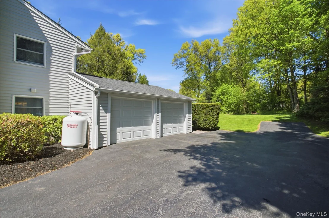 Photo of 32 Meadow Ridge Road