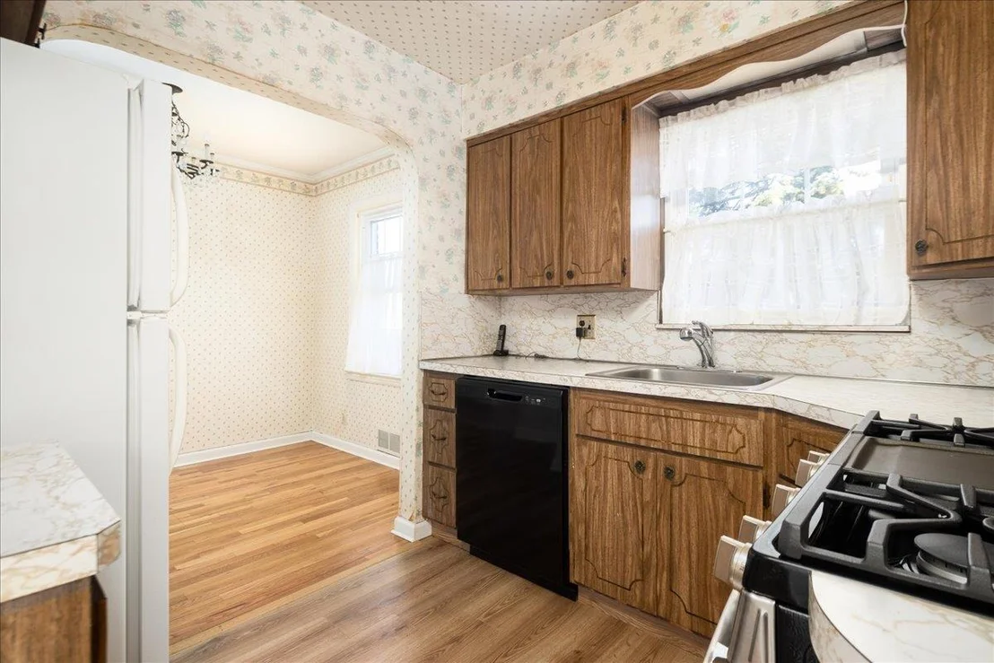 Photo of 948 Center Drive