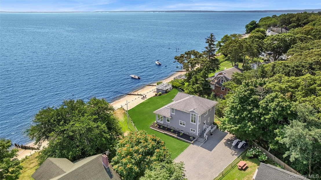Photo of 5218 Peconic Bay Boulevard