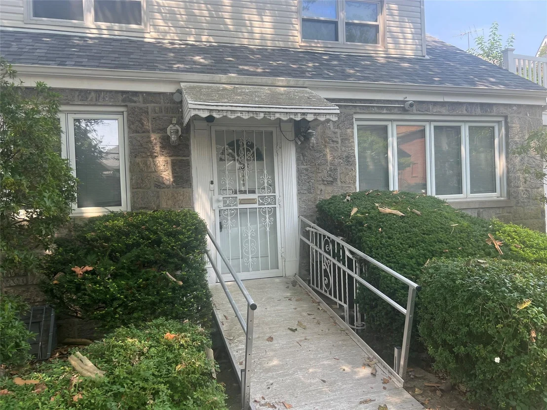 Photo of 2449 Young Avenue