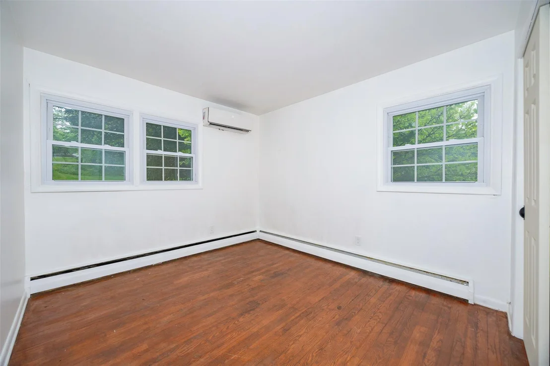 Photo of 16 Bushwick Road