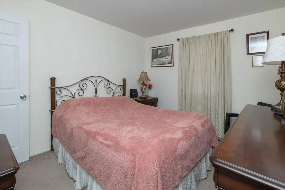 Photo of 334 Granada Parkway