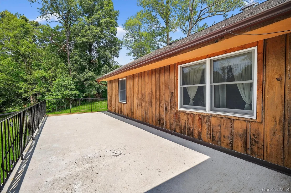 Photo of 125 Putnam Drive