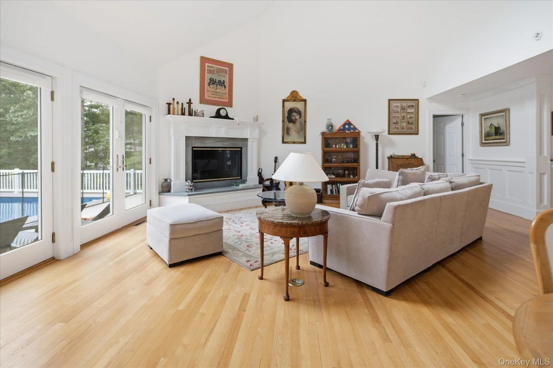 Photo of 90 Lakeside Lane