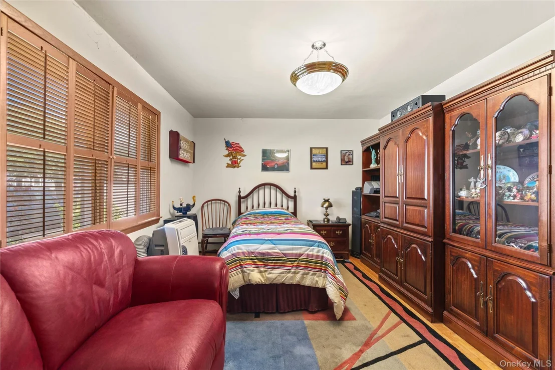 Photo of 900 Vincent Avenue