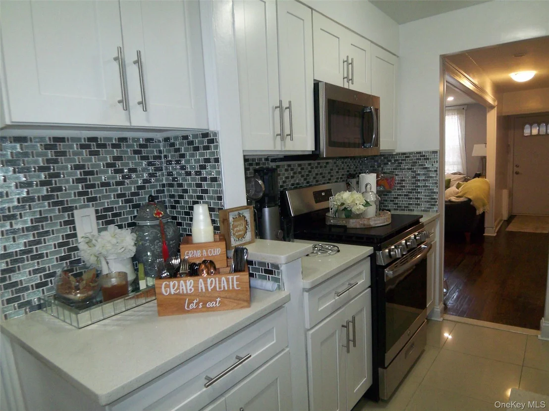 Photo of 4382 Byron Avenue