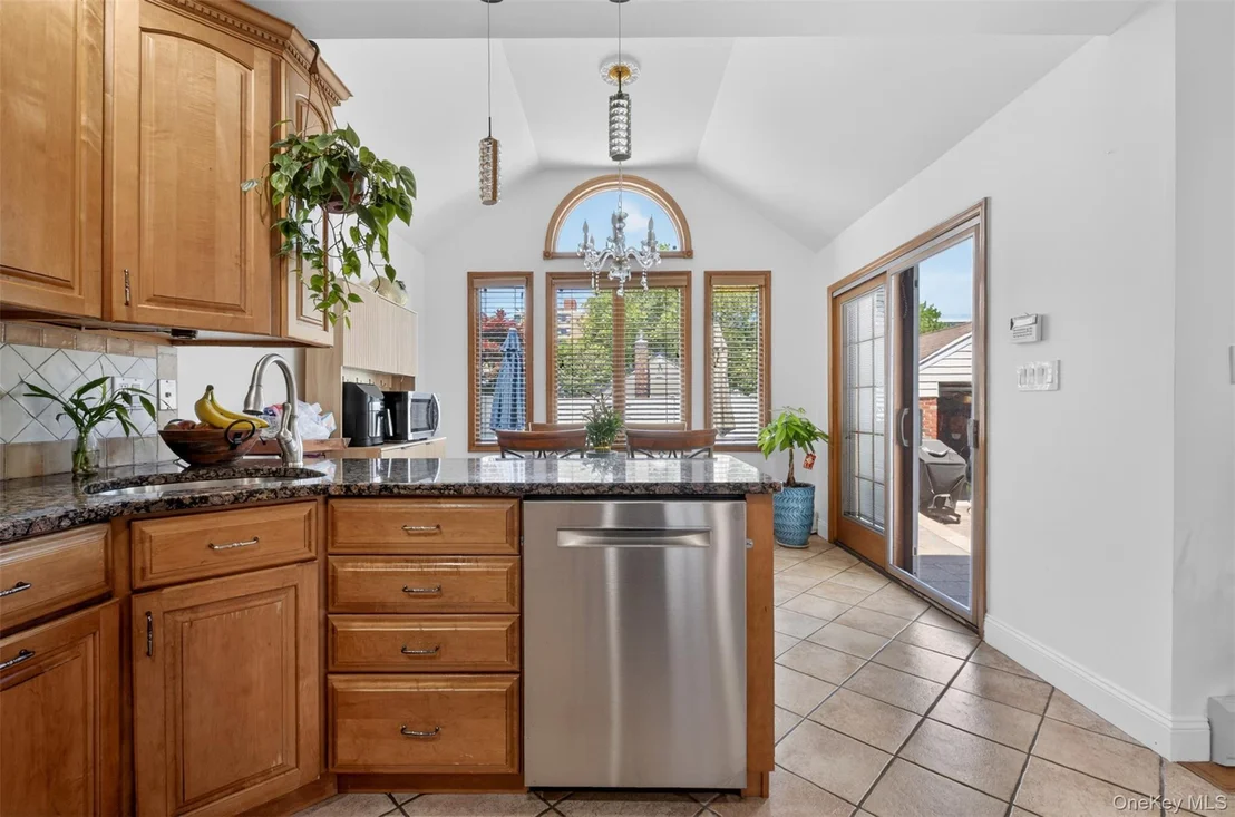 Photo of 162-11 12th Road