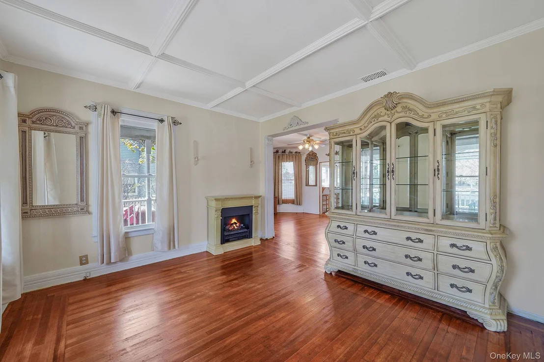 Photo of 74 Maple Avenue