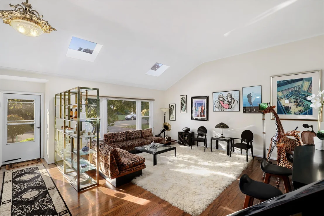 Photo of 13 Baylor Circle