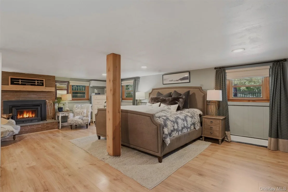 Photo of 16 Howland Road