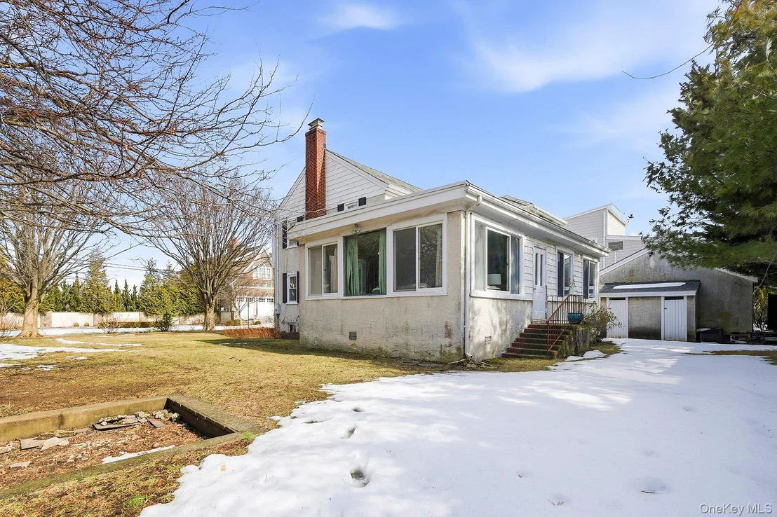 Photo of 1671 Bay Boulevard