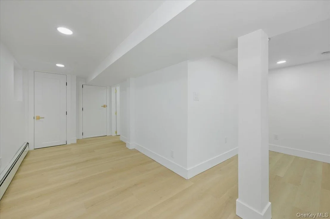 Photo of 1833 Hone Avenue