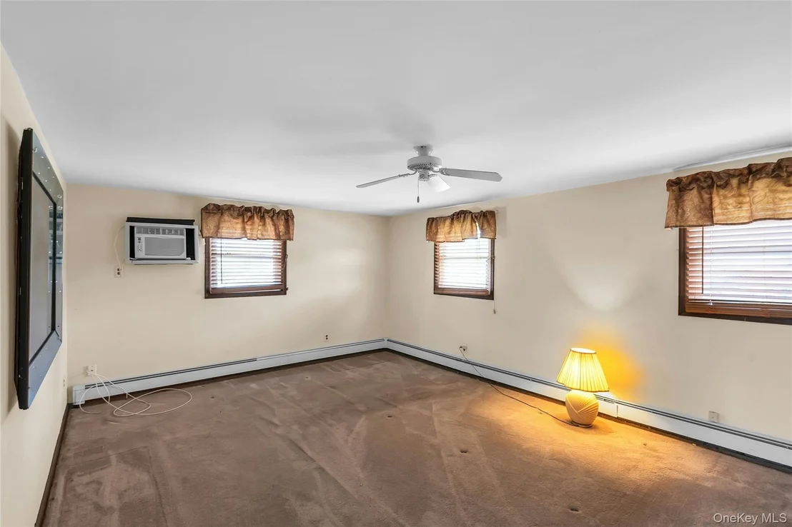 Photo of 4 Crabapple Lane