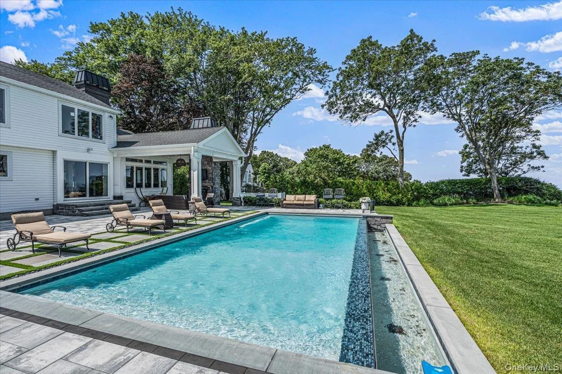 Photo of 37 Soundview Drive