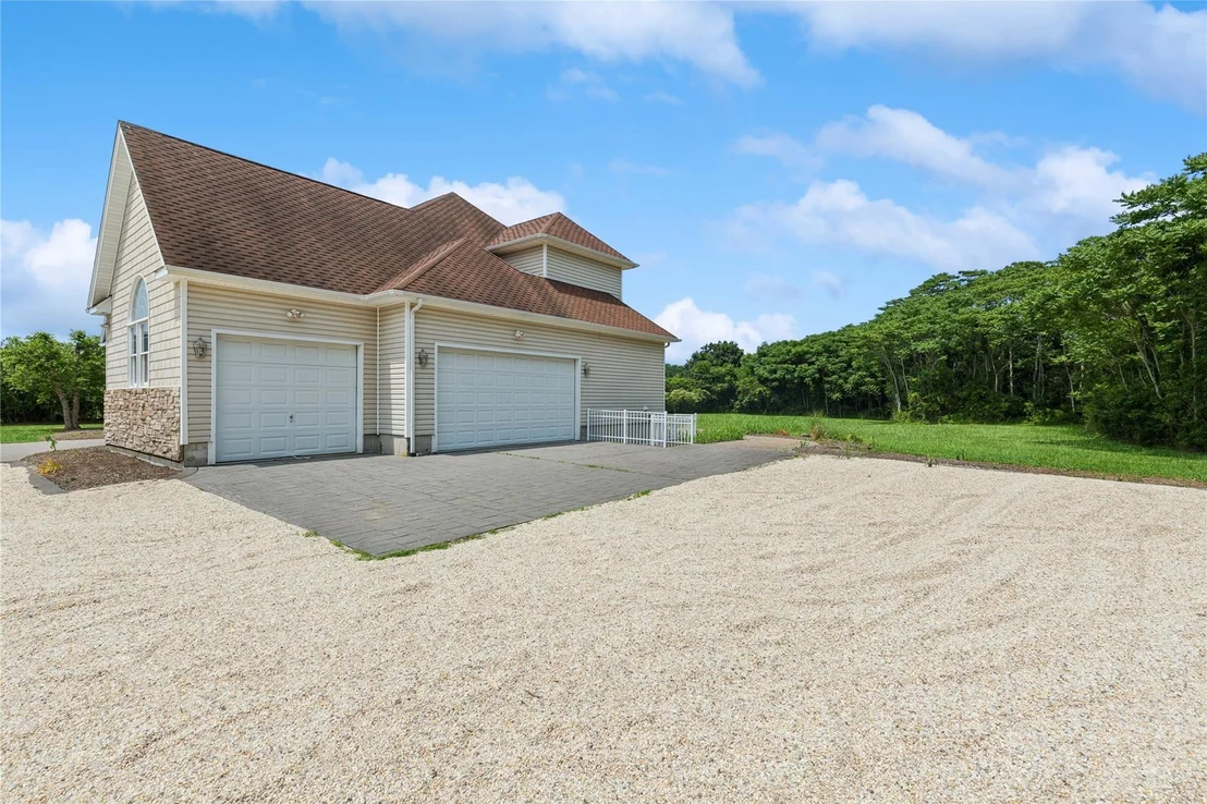 Photo of 1465 Ackerly Pond Lane