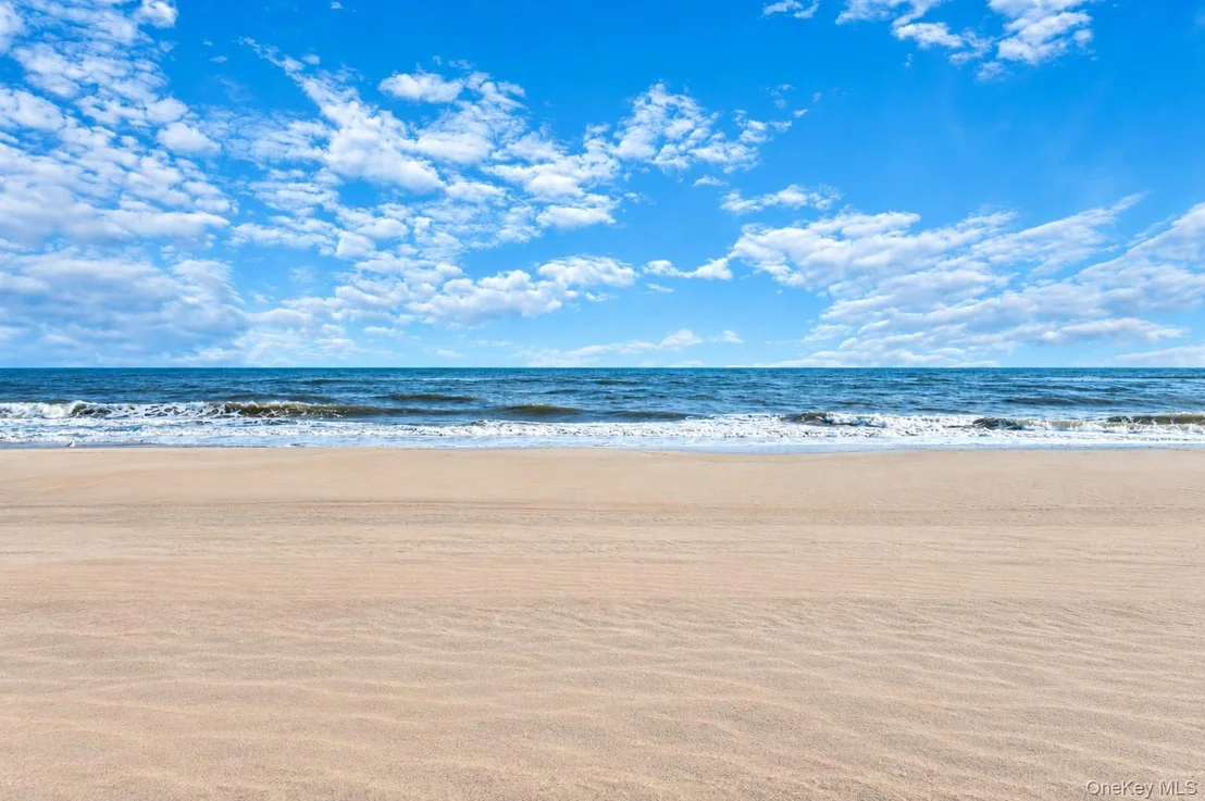 Photo of 431 Dune Road