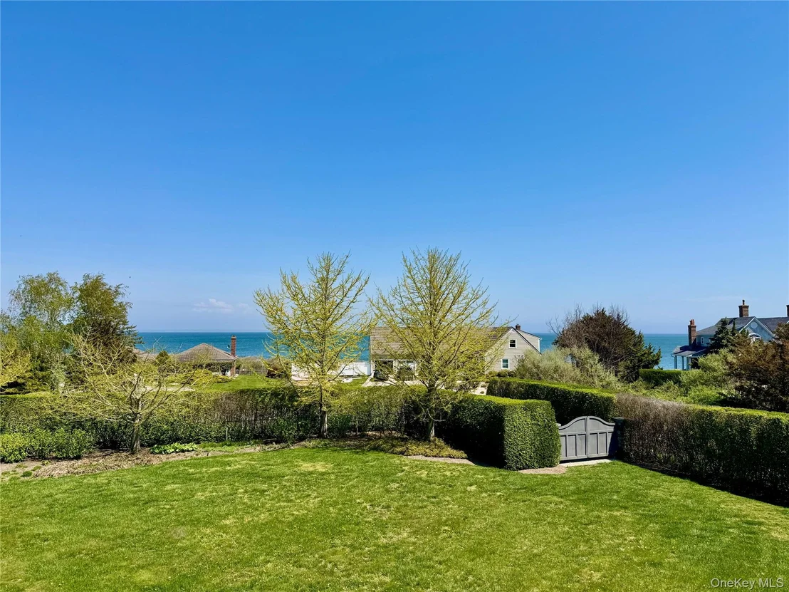 Photo of 1680 Lands End Road