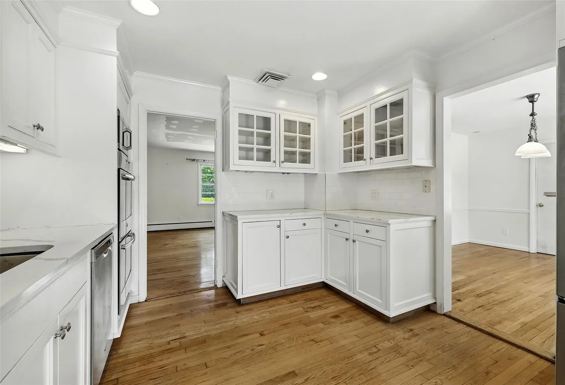 Photo of 71 Apawamis Avenue