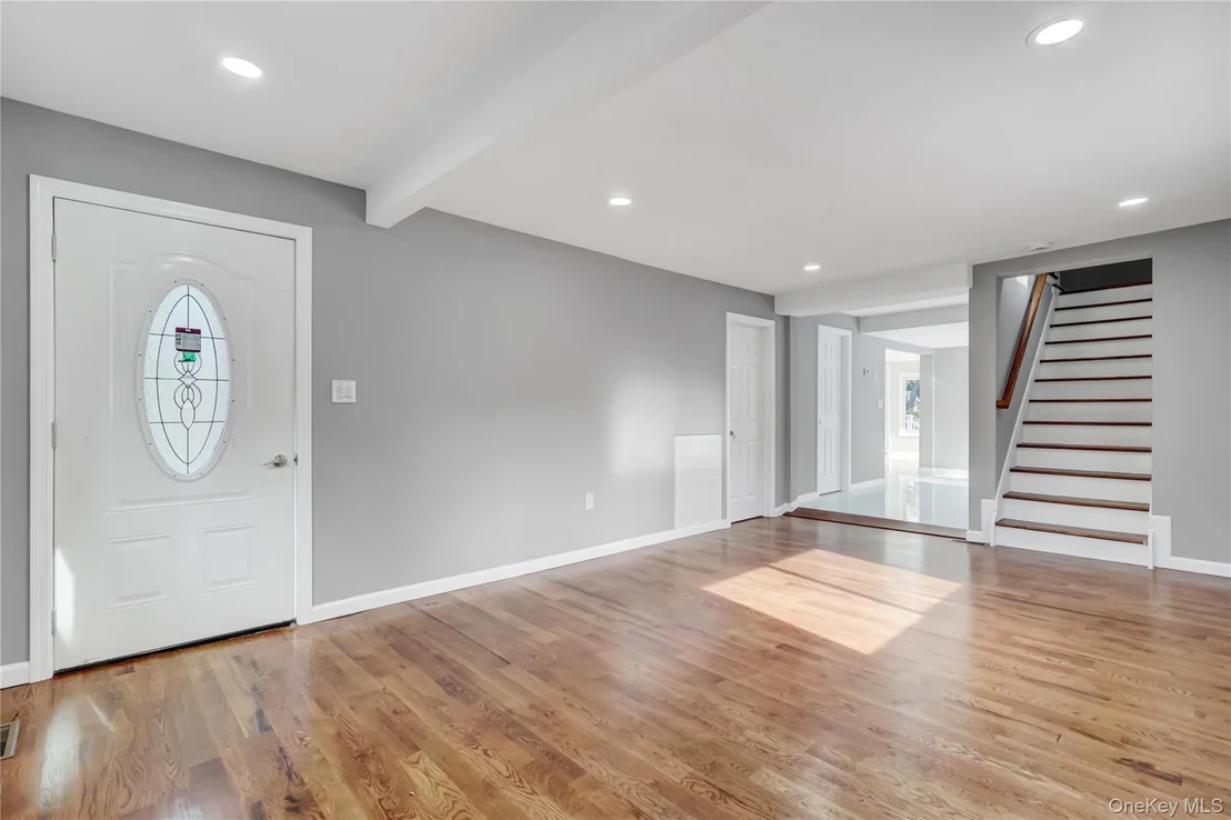 Photo of 239 Bayview Avenue