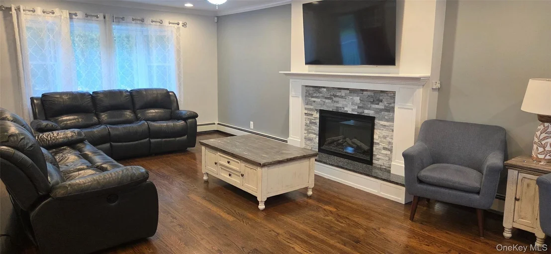 Photo of 522 Moriches Road
