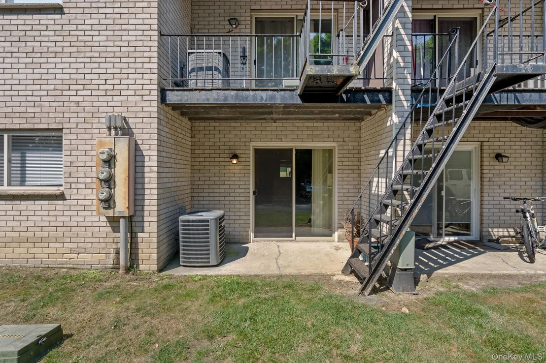Photo of Unit 813 at 26 Cooper Road