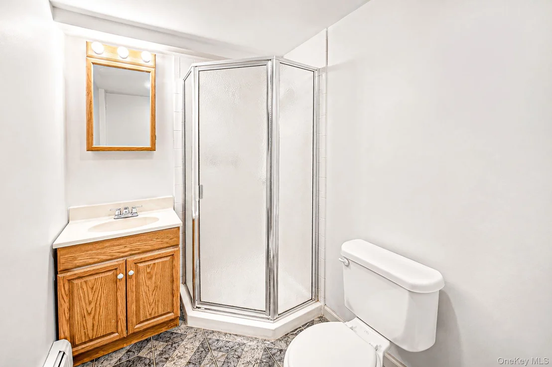 Photo of 35 E 6th Street