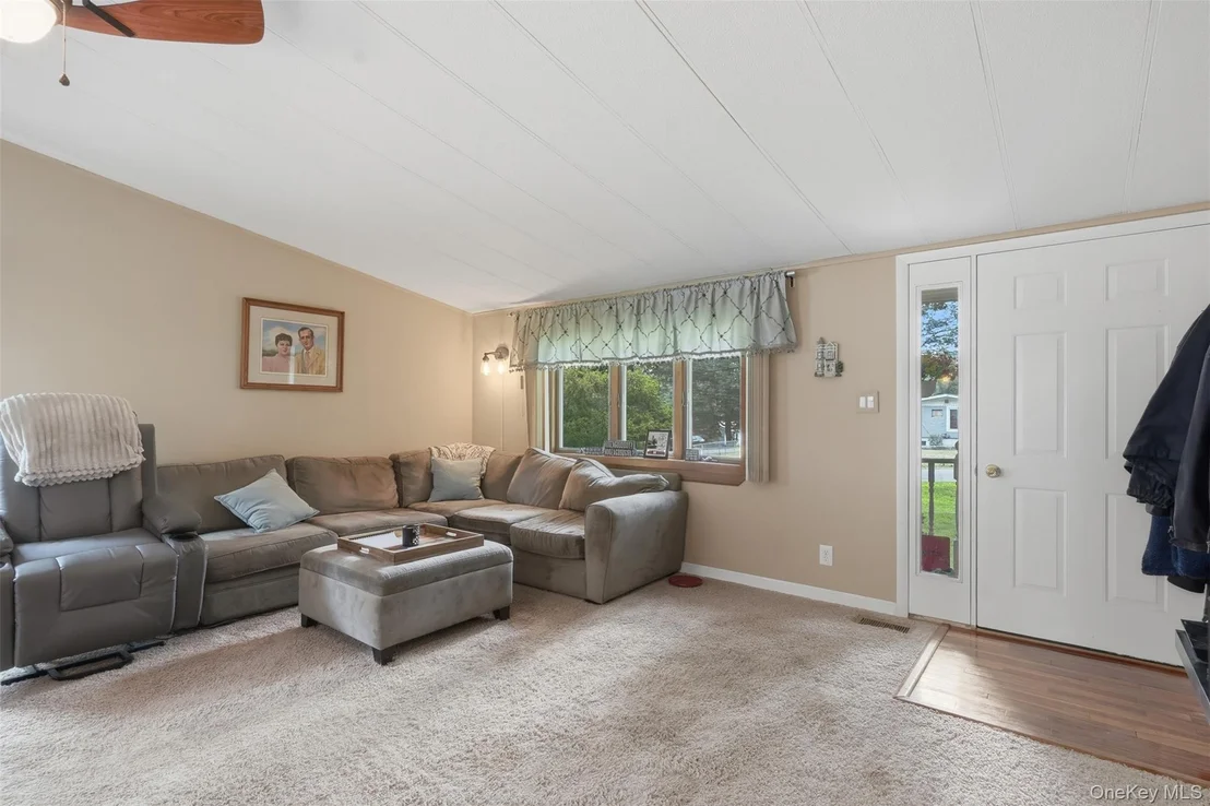 Photo of 4 Seneca Lane