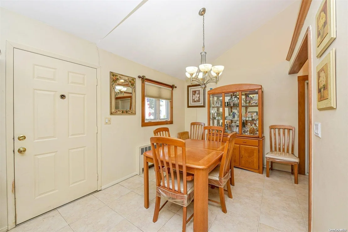 Photo of 15 Laurie Boulevard