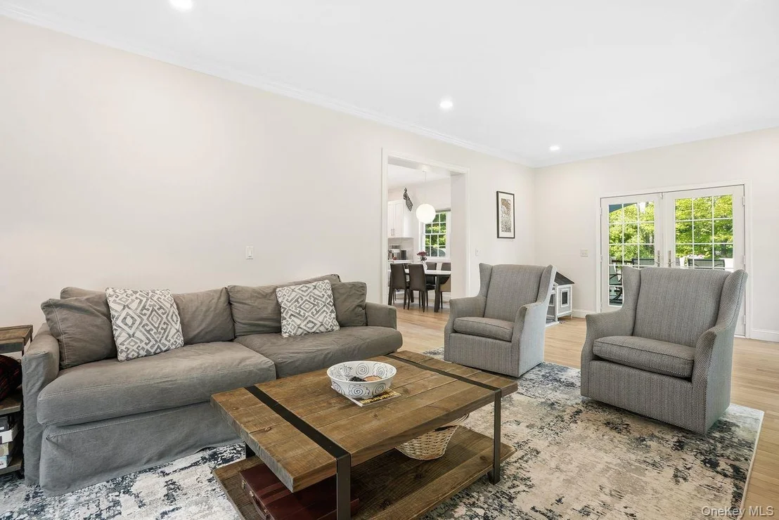 Photo of 882 Kipling Drive